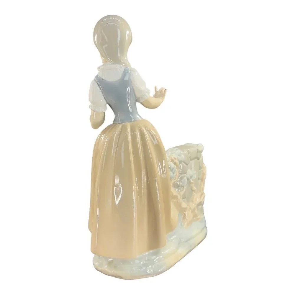 Vintage Lladro  Nao Figurine Girl With Broken Jar By Vincente Martinez Porcelain
